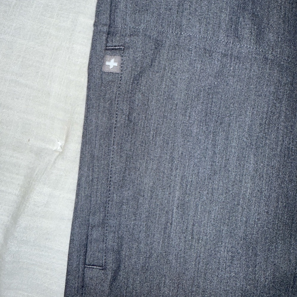 Figs Rafaela Graphite Scrub Top - Picture 6 of 7